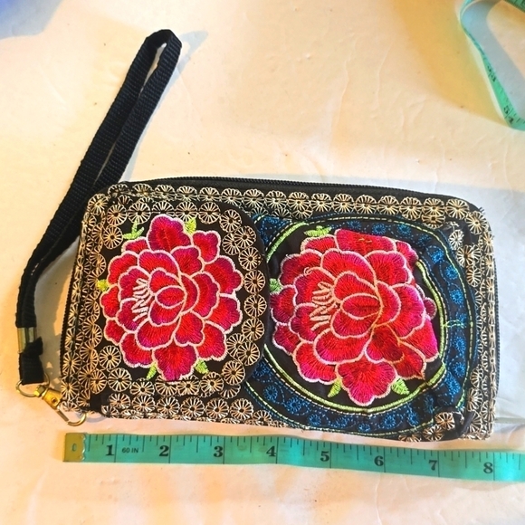 Vibrant Multi-Color Embroider Wristlet Multiple Compartments Floral Zip Sz.Large - Picture 2 of 6